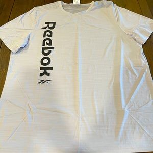 NEW Men’s Reebok athletic t-shirt